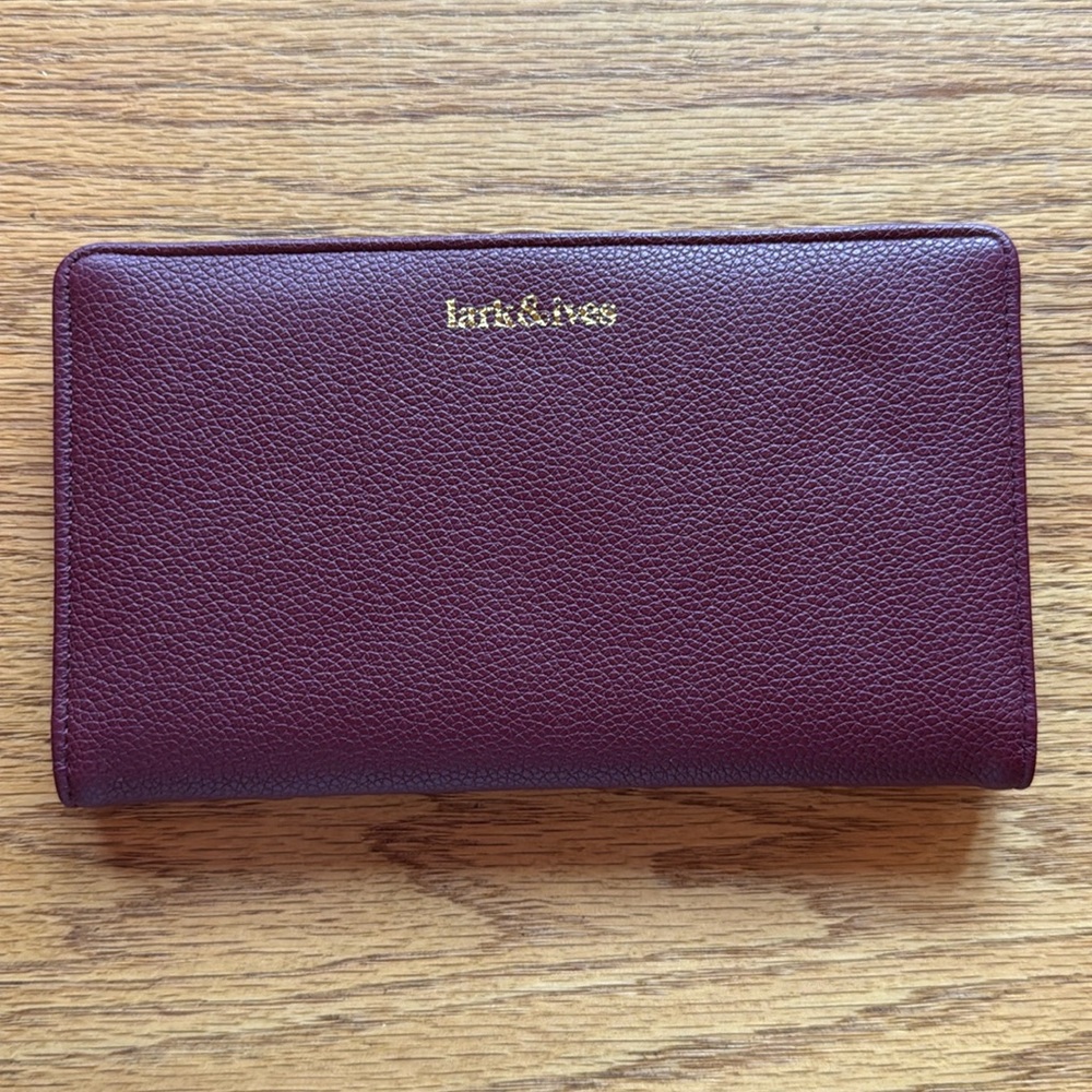 Lark & Ives Burgundy Pebbled Bifold Wallet Gold Tone Hardware